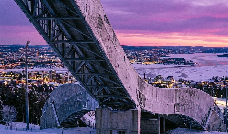 Zdjęcie wykonane z tarasu widokowego pod skocznią Holmenkollen