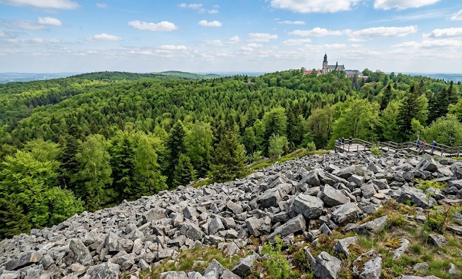 Zdjęcie poziome ze szczytu Łysej Góry