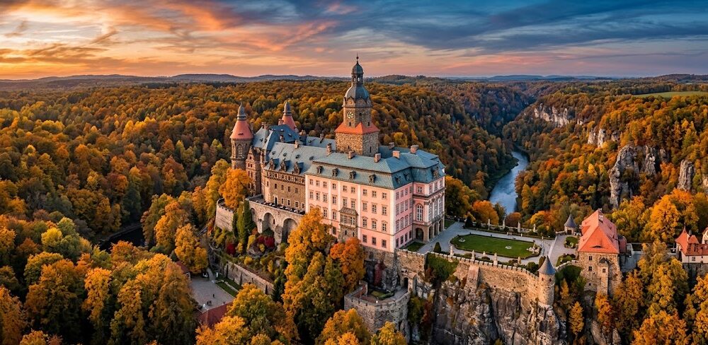 Epickie ujęcie z drona na Zamek Książ